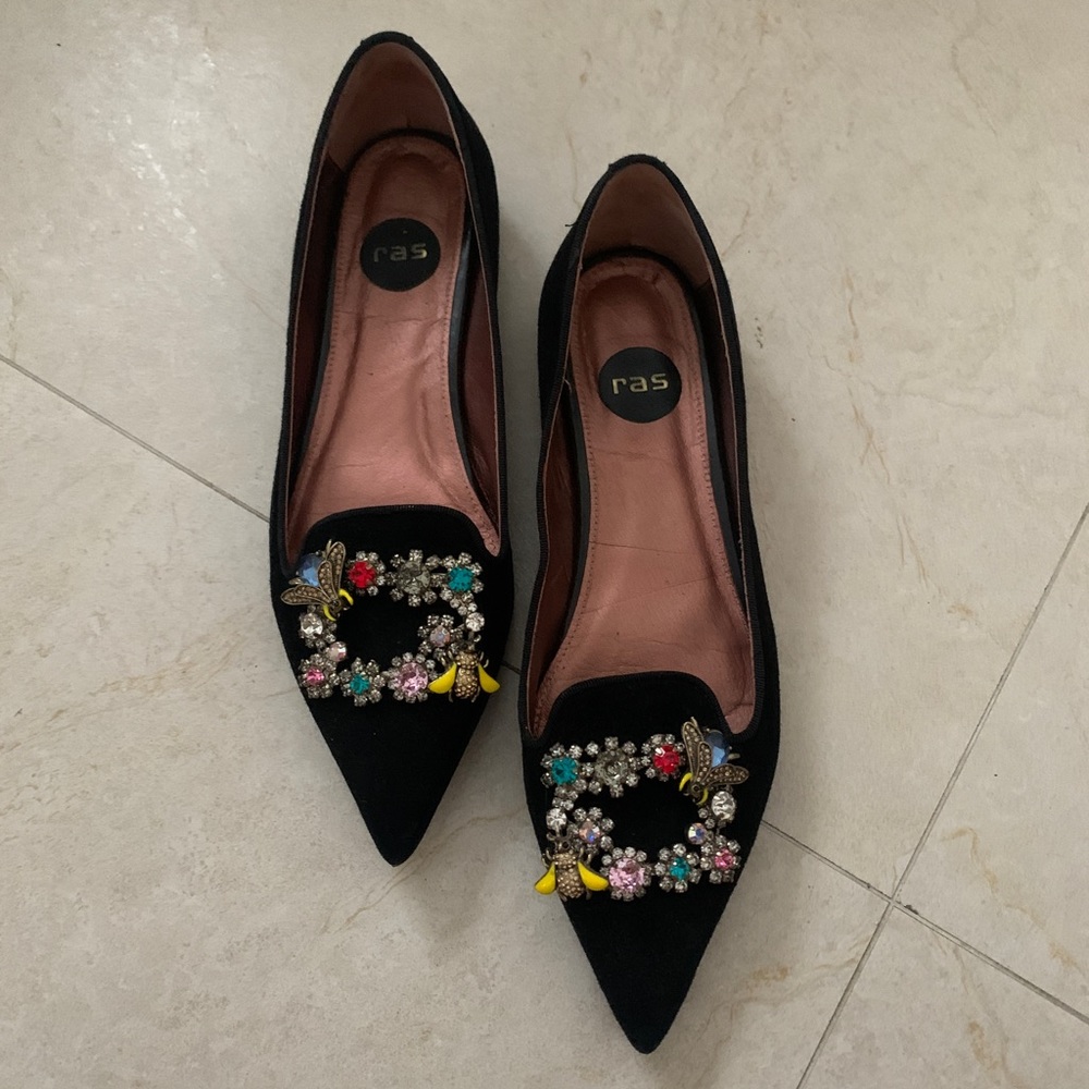 Ras black embelished pointed flats - size 38